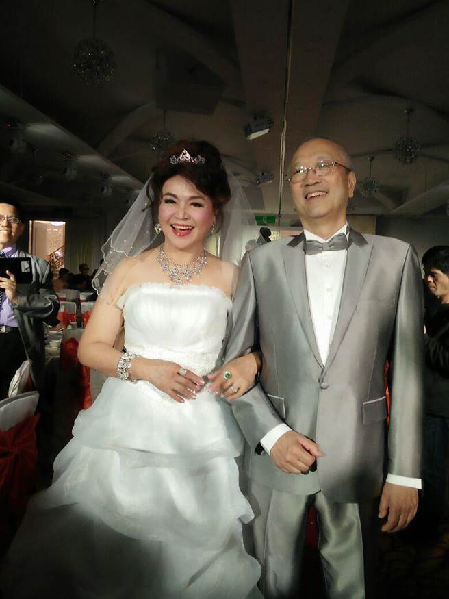 侯麗芳和夫婿楊威孫第一次參加婚紗走秀，感到非常興奮有趣。(粘嫦鈺工作是提供)