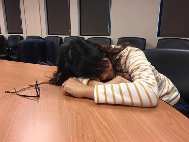 醫師提醒，睡不夠會造成胰島素失調，容易罹患糖尿病，平時可透過補眠改善。（倪浩倫攝）