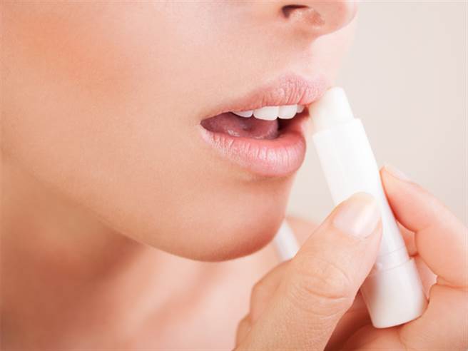 最近嘴唇好乾燥 4招改善脫皮唇 生活 中時新聞網