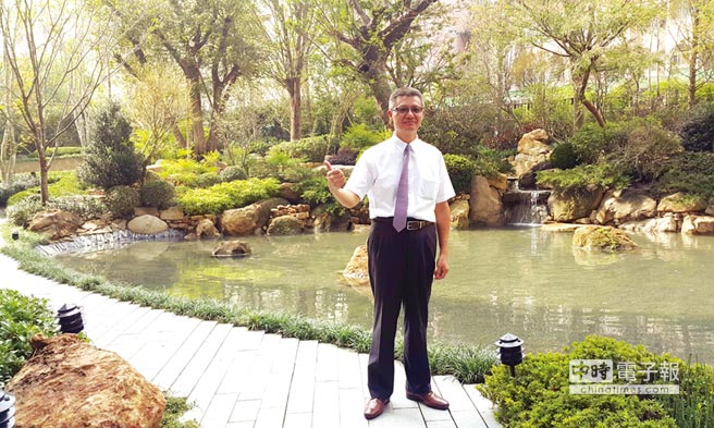 惠宇建設總經理顏定滄指出，「惠宇上晴」是台中唯一擁有近千坪生態湖景花園的幸福好宅。圖／王妙琴