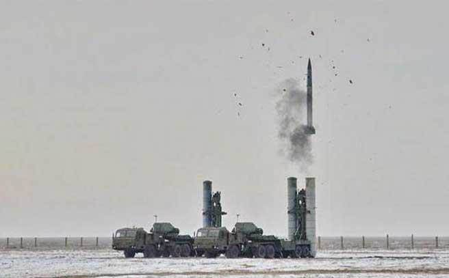 S-400发射导弹。（图／参考消息网）