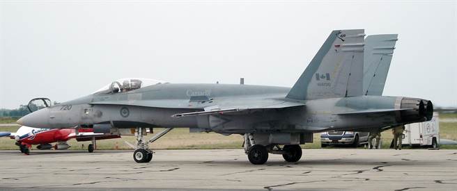 加拿大的CF-18大黃蜂戰機年事已高，加國政府有意用F/A-18E超級大黃蜂替代，而不是使用F-35(圖/加拿大皇家空軍)