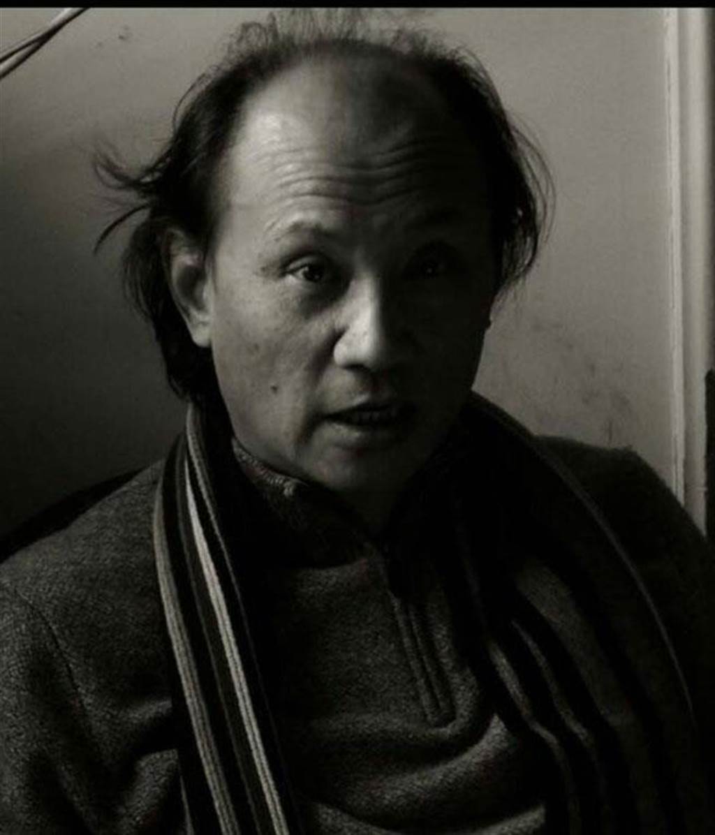 做了大半輩子編輯的金宇澄，年約60時才引起文壇廣泛關注，寫作生涯不太按牌理出牌，他說自己「重視語言形式、不為拍片而寫」。(六岩攝影/東美出版社提供)