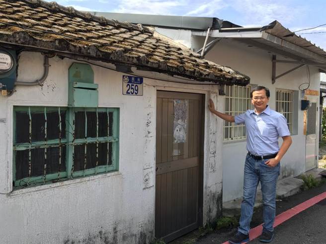 前總統府副秘書長羅智強聊起自己也有一段與蔣經國的淵源，指出1955年一江山島失守，多虧經國先生親自到大陳島指揮撤退，才讓包括他父母在內的全島居民安全來台。(圖/羅智強臉書)