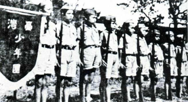 台灣革命同盟會領袖李友邦組織的台灣義勇隊與台灣少年團，在成立的過程中得到周恩來的援助，因此也遭到中共大量的滲透。(中時資料照片)
