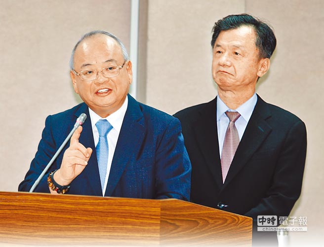 法務部長邱太三（右）檢察總長顏大和（左）。（本報資料照片）