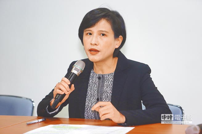 文化部长郑丽君表示，为顺利推动转型，将提出「中正纪念堂管理处组织法」修正草案。（中央社）
