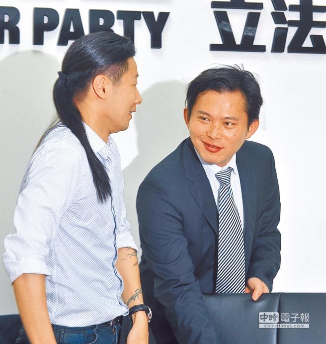 時代力量黨主席、立委黃國昌（右）與立委林昶佐（左）。（本報系資料照片）