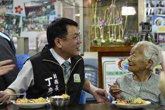 虎尾長青食堂啟用 百歲人瑞邊吃邊說讚