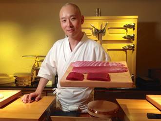 佐藤博之來台 呈現夢幻溫海膽壽司