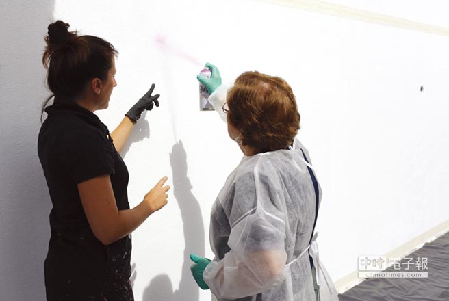 英國「塗鴉阿嬤」圖╱美聯社