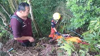 婦人摔落約30公尺深谷 樹幹救了她一命