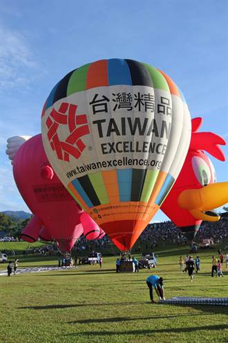 台灣精品熱氣球 台東鹿野全球首航