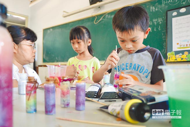 國小生手作星空瓶好療癒 地方新聞 中國時報