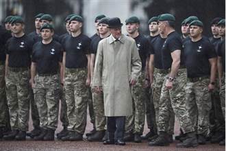 訪完英海軍遊行 96歲菲利普親王正式退休