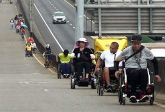 脊髓傷友路跑   手推輪椅征服5公里