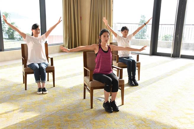 「能量律動健康操」錄影室內場。（沈揮勝攝）