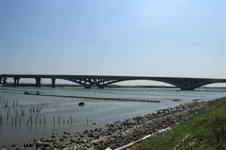 台61線台南七股溪橋進入驗收階段 拚10月底通車