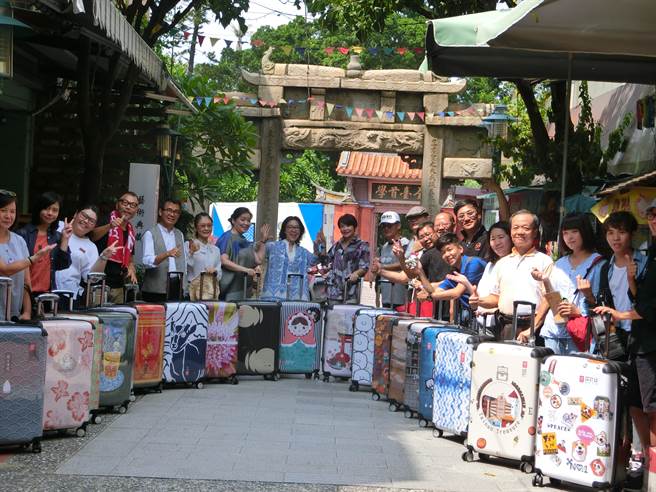 喜愛古都巷弄氛圍的設計愛好者，9月30日起走進台南，就能感受濃濃設計味！（曹婷婷攝）