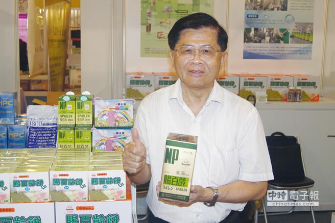 胡坤鳳表示，「賜百齡」藍藻保健食品是相當優質的保健食品。圖文／周榮發
