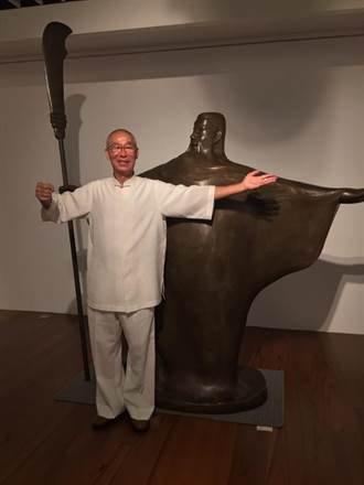 「愛與正義」王秀杞雕塑展國父紀念館展出