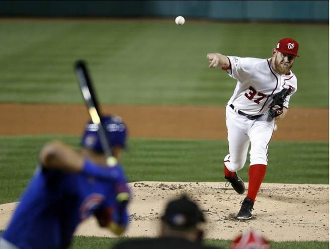 国民投手史崔斯柏格无责失却吞败。(美联社)