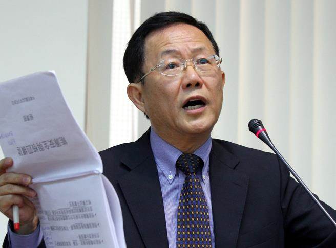 有民眾提议我国时区由目前的 GMT +8 提前到GMT +9，以减少与中国大陆关联，前立委丁守中反酸「先改他自己的中国姓不是更简单」？（图／本报资料照片）