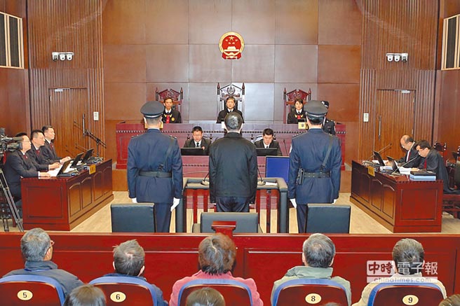 大陸司法部惠台措施為台灣法律界人士赴大陸就業創造更好的發展機遇。圖為上海市第一中級人民法院開庭。（中新社資料照片）