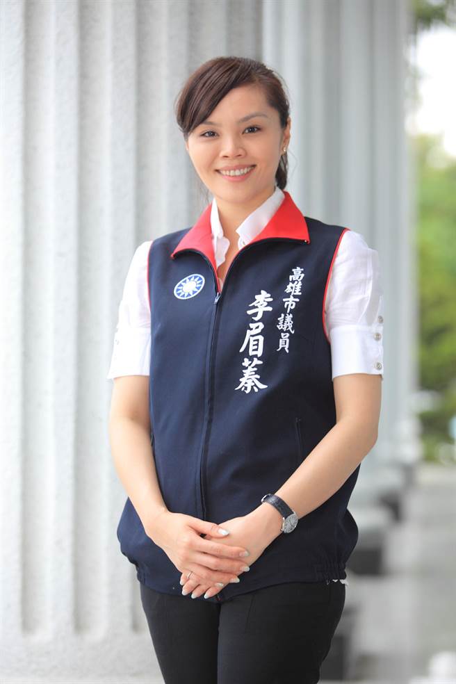 高市議員李眉蓁發起「搶救蕉農」行動,募集民間資源採購香蕉,2日至4日連續3天免費發放請民眾品嘗。(高市議會提供) 高市議員李眉蓁發起「搶救蕉農」行動,募集民間資源採購香蕉,2日至4日連續3天免費發放請民眾品嘗。(高市議會提供)