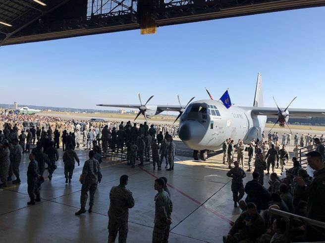 日本横田空军基地现场。(中视美国特派记者龚邦华摄)