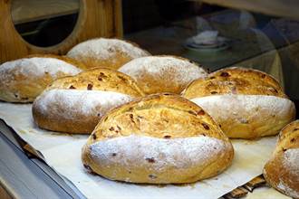 退休媒體人創業開店 天母POPO FAMILY的麵包有「溫度」