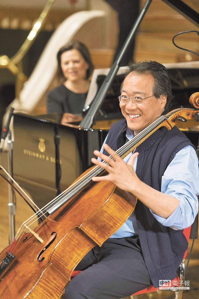 學人類學的大提琴家馬友友希望人們從音樂出發，以同理心互相安慰、了解。（牛耳提供）