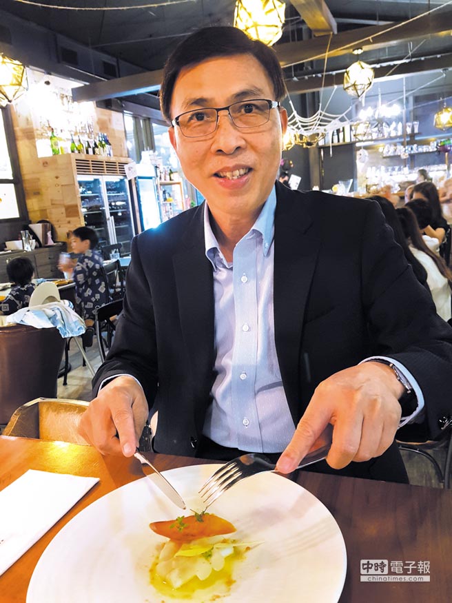 大田董事長李孔文在美食的品嚐方面，講究精緻，並且適量。圖／顏瑞田