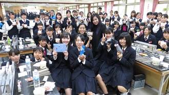 日朝倉東高校200學生 與達德商工交流旅行