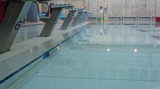科技優化教學 升降式泳池滿足各年齡學習者需求
