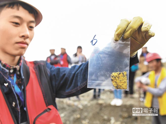 300余年前张献忠江口沉银处出水万件文物。（新华社）