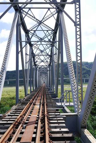 大安溪鐵橋成首例跨縣市文資  中市與苗栗縣府公告為古蹟