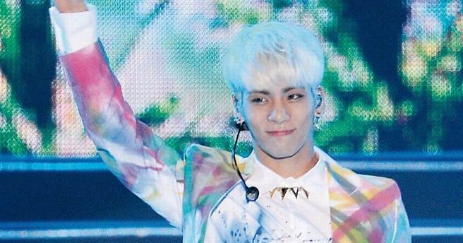 韩团「SHINee」人气成员钟铉惊传自杀身亡，各国粉丝悲痛震惊。（取材自网路）