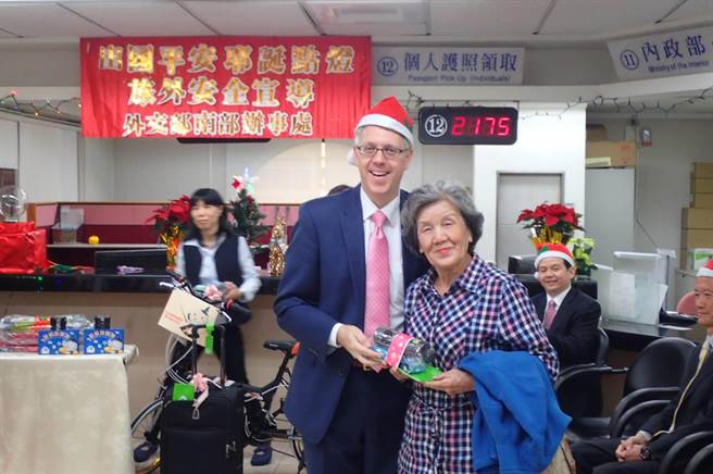 出國平安 耶誕點燈外交部南辦宣導海外旅遊安全 生活 中時