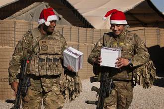 有夠摳!海外英軍抱怨聖誕獎金只有1英鎊