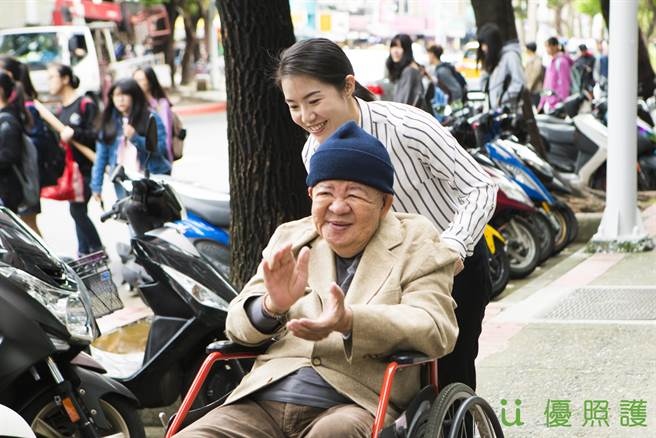 「優照護」是台灣第一家短期居家照護的第三方預約平台，最近請資深藝人林松義拍微電影。圖/優照護
