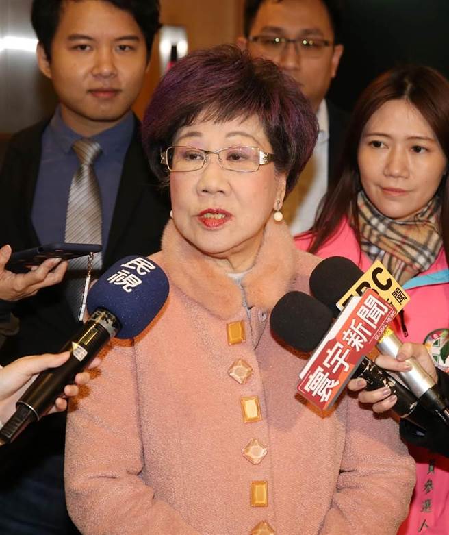 前副總統呂秀蓮1日出席座談會時鬆口表示有意角逐2018台北市長選舉，並表示有與黨主席蔡英文表態過。（姚志平攝）
