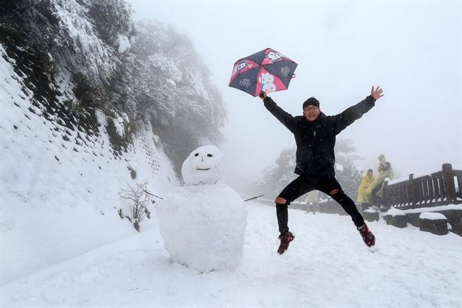 賞雪注意 陽明山實施交管車輛上山須裝雪鏈 社會 中時新聞網