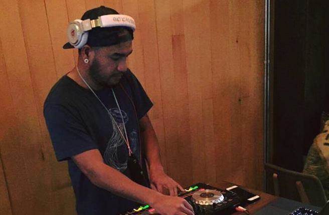 張震嶽因為地震頻繁，也擔心店面安危，宣布暫時停業。（圖／取自臉書）