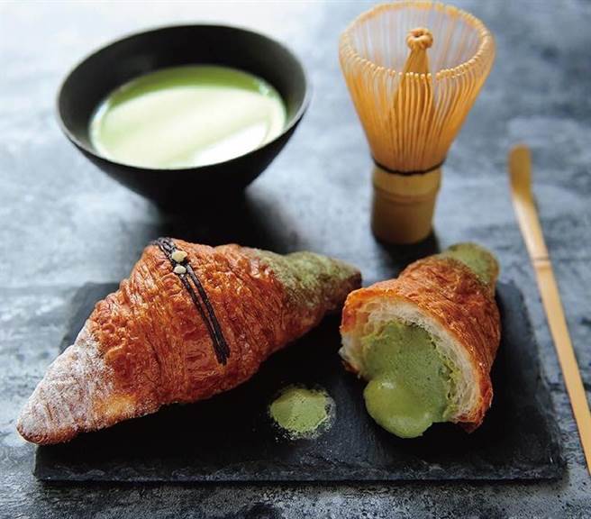 八月堂京站门市限定「抹茶卡士达可颂」，售价43元／个。（图片提供／八月堂）