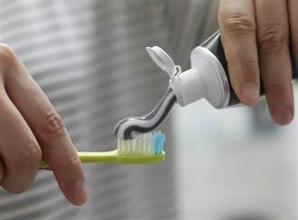 「含氟牙膏」防蛀牙？牙醫：搭配這個才有效