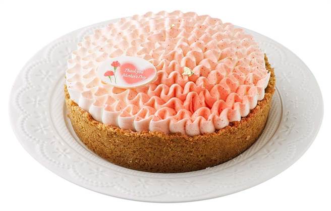 全联「欧贝拉西点专门店」日本蕾雅起士塔7吋，柔软、清爽、富含奶香，900g±5％，880元。（全联提供）