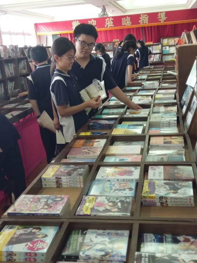 为响应4月23日世界阅读日，支持2018新北阅读节，新北市私立竹林中学特别举办相关系列活动。（叶书宏翻摄）