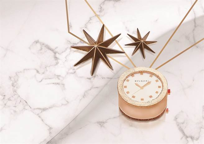 万豪酒店为宝格丽设计的腕表蛋糕，唯妙唯肖。（BVLGARI提供）
