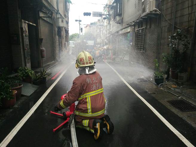 新莊汙水工程挖破瓦斯管警消疏散85位居民 社會 中時新聞網